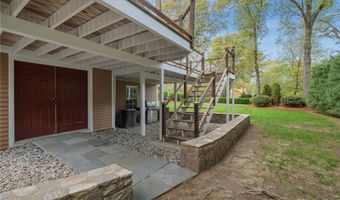 329 Wickham Rd, North Kingstown, RI 02852