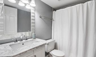 917 Claytonbrook Dr 1, Ballwin, MO 63011