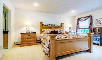 38 Mark Dr, Lincoln, RI 02865