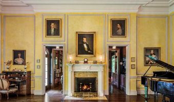 14 Leroy Ave, Newport, RI 02840