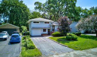 911 David St, Antioch, IL 60002