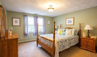 9 Patricia Dr, North Providence, RI 02904