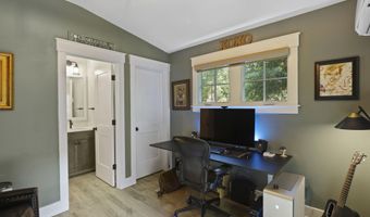 2 Tomlow Trce, Beaufort, SC 29906