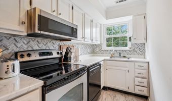 2023 21ST St N 27, Arlington, VA 22201
