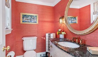 2 Harbor View Dr, Newport, RI 02840