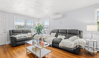 12 Parsons St, East Providence, RI 02914