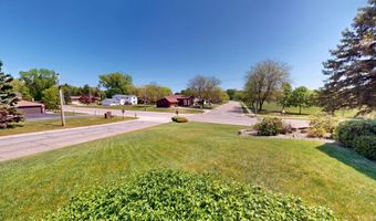 1401 Martin Rd, Albert Lea, MN 56007