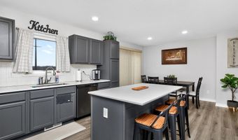 2832 21st St SW, Altoona, IA 50009