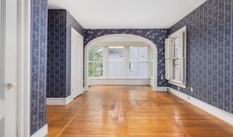 36 Ayrault St, Newport, RI 02840