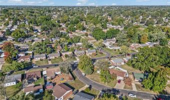 9862 Glenmont Dr, Affton, MO 63123