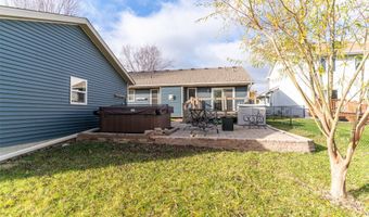 2013 Country Cove Ln, Altoona, IA 50009