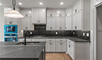 1081 Whistler St, Bentonville, AR 72713