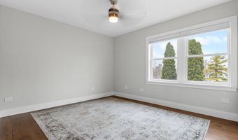 330 OAK HILL Ct, Antioch, IL 60002
