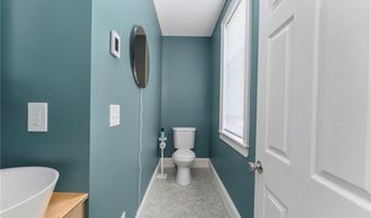163 Bluff Ave, Cranston, RI 02905