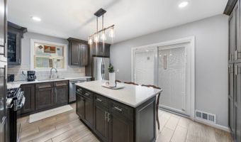 73 Davis Dr, Bergenfield, NJ 07621