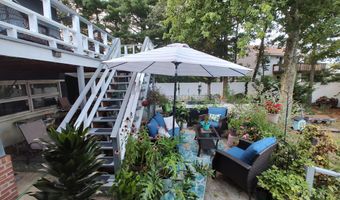 15 Cedarcrest Dr, Bayville, NJ 08721