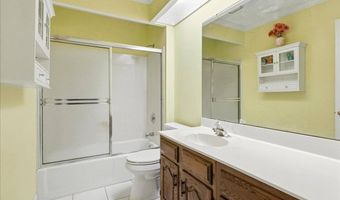 477 Redwood Forest Dr, Ballwin, MO 63021