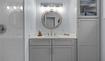 14 Fox Dr 14, Narragansett, RI 02882