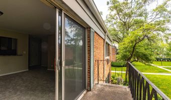 711 E Falcon Dr 201, Arlington Heights, IL 60005