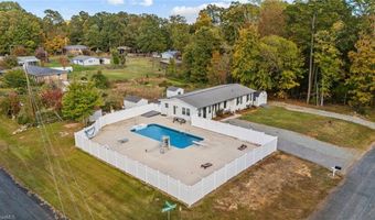 1228 Oakwood Acres Rd, Asheboro, NC 27205