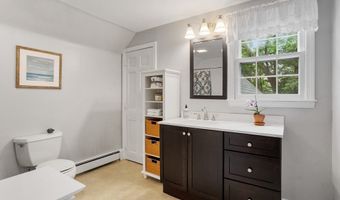 28 Lincoln Dr, Acton, MA 01720