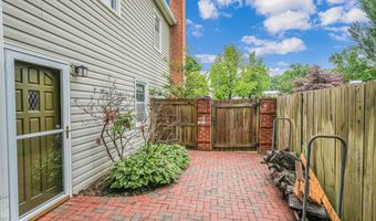 4005 KLOMAN St, Annandale, VA 22003