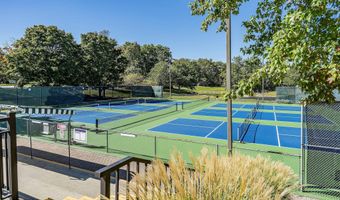 16 Greenways Ln, Lakewood, NJ 08701