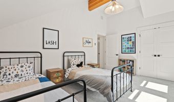 1185 NW Singleton Pl, Bend, OR 97703