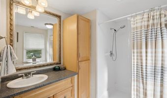 21 Nathaniel Dr, Amherst, NH 03031