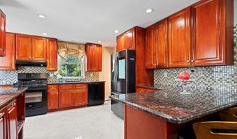 118 Grant Ave, Albertson, NY 11507