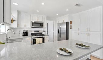 22672 El Centro Rd, Apple Valley, CA 92307