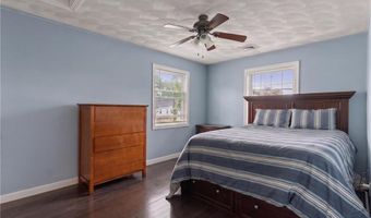234 3rd Ave, Cranston, RI 02910