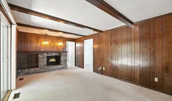 405 Hilltop Dr, Angola, IN 46703