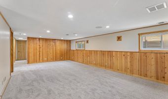 327 Oakwood Dr, Antioch, IL 60002