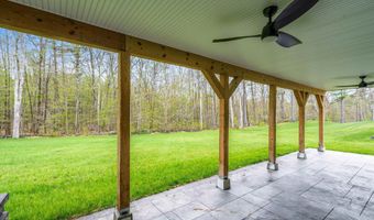 28 Blackstone Dr, Raymond, NH 03077