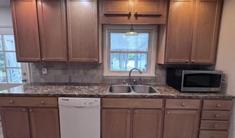 711 S Simon St, Ada, OH 45810