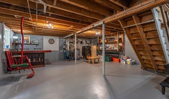 34 Oakhill Ave, Attleboro, MA 02703