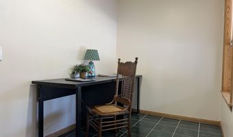 8 Pine Hill Dr, Belfast, ME 04915