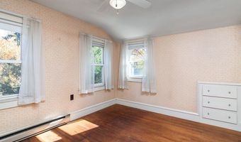 154 Essex Rd, North Kingstown, RI 02852