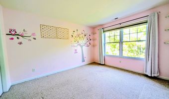 68 Lawrence Ave 68, Danbury, CT 06810