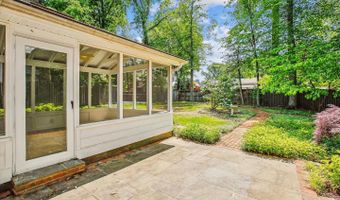 9826 INGLEMERE Dr, Bethesda, MD 20817