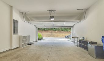 1160 Kendron LN 16, Atlanta, GA 30329