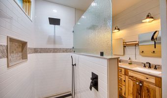 305 Griffin Ln, Allardt, TN 38504