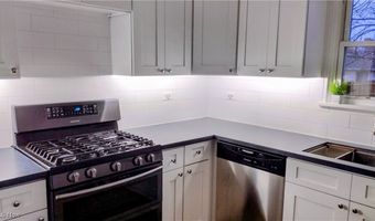 1867 Triplett Blvd, Akron, OH 44312