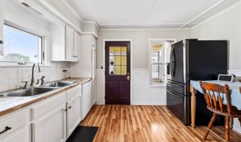 5 Webb Rd, Waterville, ME 04901