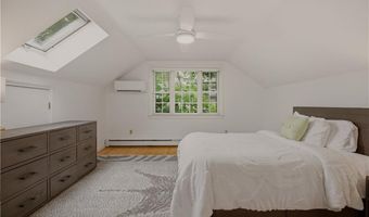 7 Clay St, Newport, RI 02840