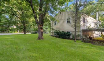 350 Essex Rd, North Kingstown, RI 02852