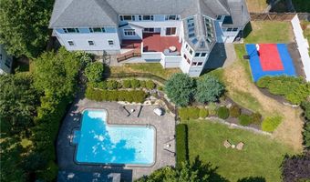 21 Crestwood Rd, Warwick, RI 02886