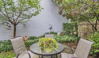 3 Sunnydale Ct, Bayville, NJ 08721