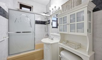 4755 39th Pl Unit 3H, Sunnyside, NY 11104